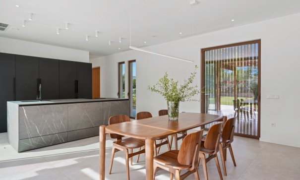 Videresalg - Fritliggende villa -
Finestrat