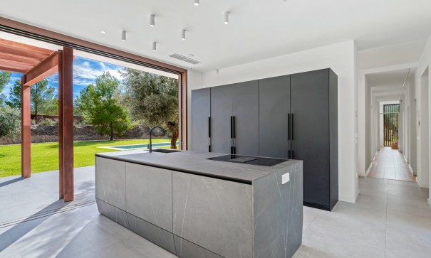 Videresalg - Fritliggende villa -
Finestrat