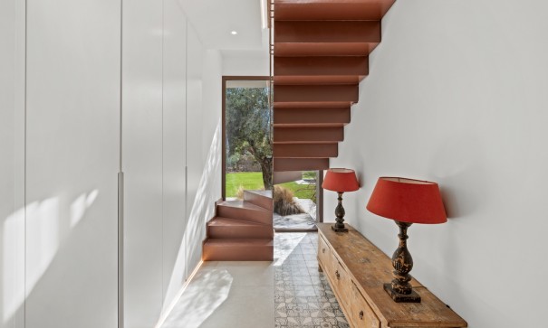 Videresalg - Fritliggende villa -
Finestrat