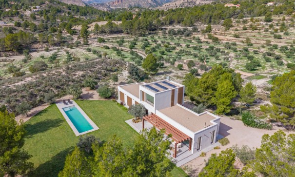 Videresalg - Fritliggende villa -
Finestrat