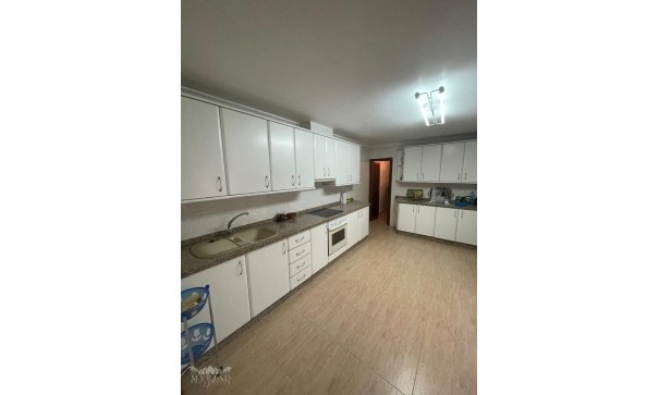 Sprzedaż - Dom miejski -
Pinoso - Pinoso Alicante