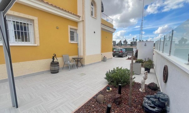 Venta - Chalet Independiente -
Algorfa