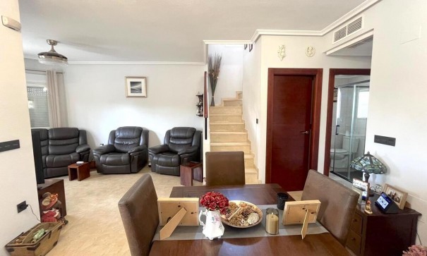 Venta - Chalet Independiente -
Algorfa