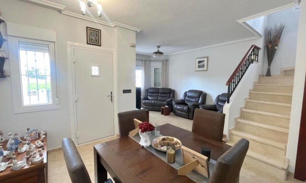 Venta - Chalet Independiente -
Algorfa