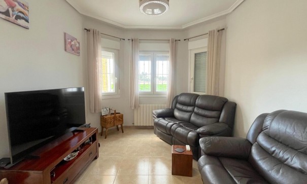 Venta - Chalet Independiente -
Algorfa