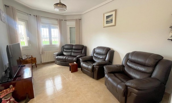 Venta - Chalet Independiente -
Algorfa