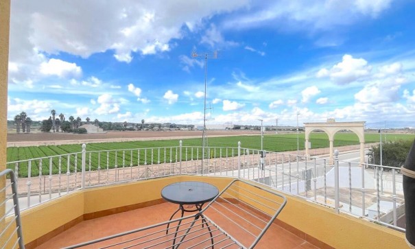 Venta - Chalet Independiente -
Algorfa