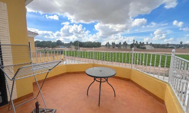 Venta - Chalet Independiente -
Algorfa