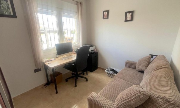 Venta - Chalet Independiente -
Algorfa