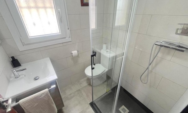 Venta - Chalet Independiente -
Algorfa