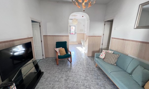 Resale - Stadthaus -
Benejúzar