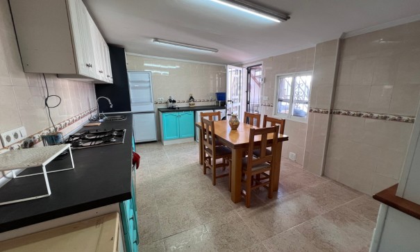 Resale - Stadthaus -
Benejúzar