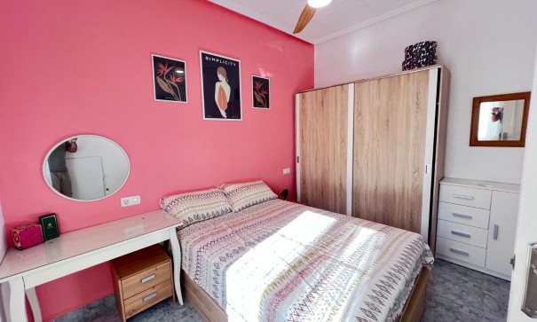 Resale - Stadthaus -
Benejúzar