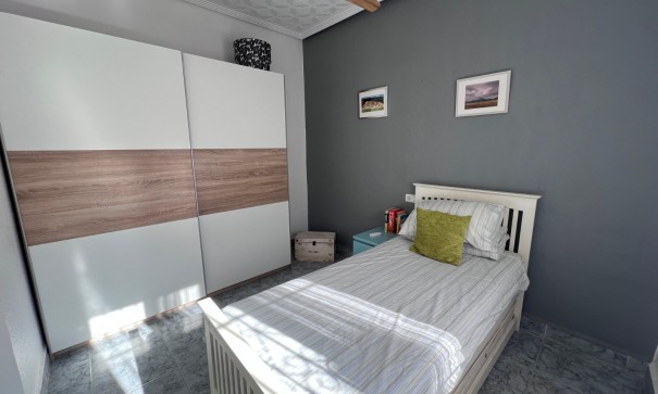 Resale - Stadthaus -
Benejúzar