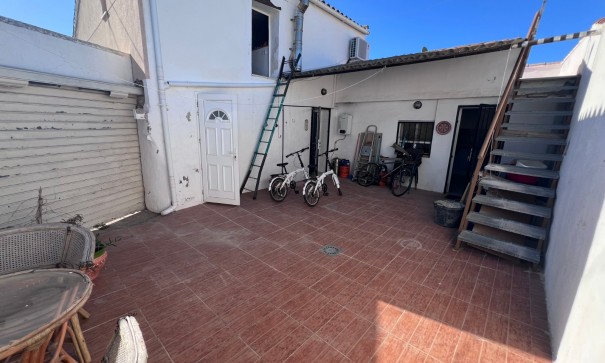 Resale - Stadthaus -
Benejúzar