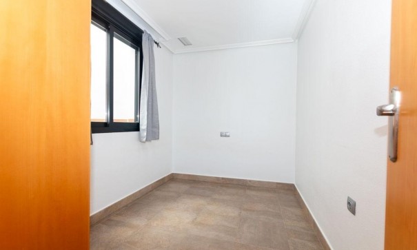 Sprzedaż - Apartament mieszkanie -
La Mata - La Mata - Town