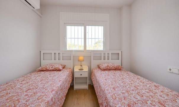 Återförsäljning - Lägenhet lägenhet -
Orihuela Costa - Campoamor