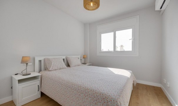 Återförsäljning - Lägenhet lägenhet -
Orihuela Costa - Campoamor