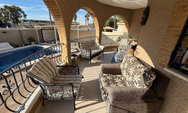 Återförsäljning - Fristående villa -
Benijofar