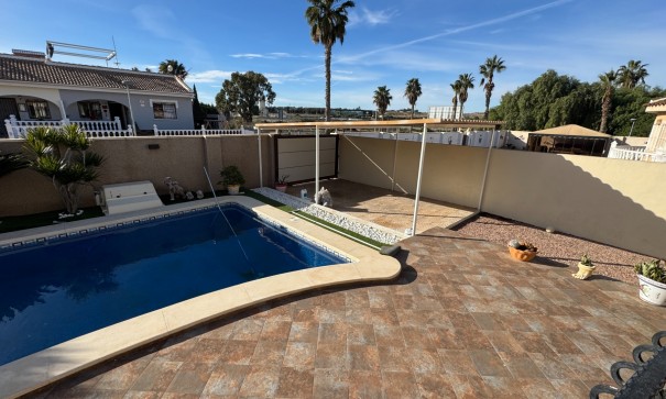 Återförsäljning - Fristående villa -
Benijofar