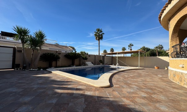 Återförsäljning - Fristående villa -
Benijofar