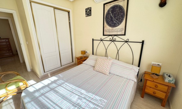 Sprzedaż - Willa w zabudowie bliźniaczej -
Villamartín