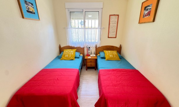 Sprzedaż - Willa w zabudowie bliźniaczej -
Villamartín