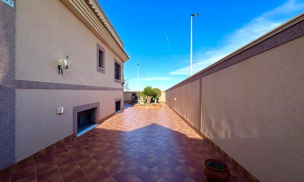 Sprzedaż - Dom miejski -
Torrevieja - La siesta