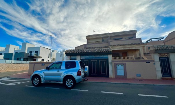 Sprzedaż - Dom miejski -
Torrevieja - La siesta