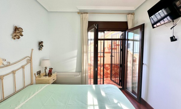 Sprzedaż - Dom miejski -
Torrevieja - La siesta