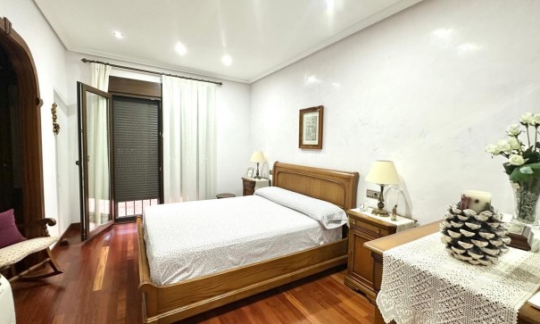 Sprzedaż - Dom miejski -
Torrevieja - La siesta