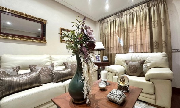 Sprzedaż - Dom miejski -
Torrevieja - La siesta