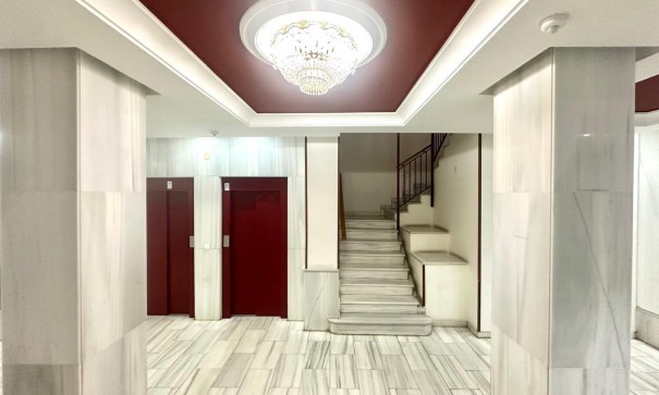 Resale - Wohnung Appartement -
Torrevieja - Centro