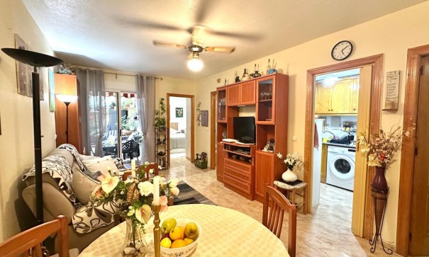 Resale - Wohnung Appartement -
Torrevieja - Centro