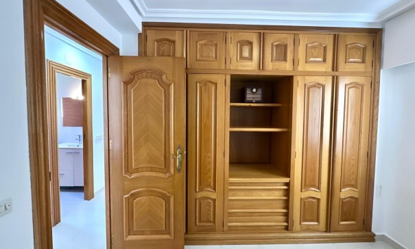 Återförsäljning - Lägenhet lägenhet -
Orihuela Costa - Campoamor