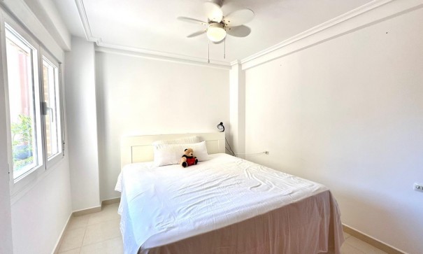 Återförsäljning - Lägenhet lägenhet -
Orihuela Costa - Campoamor