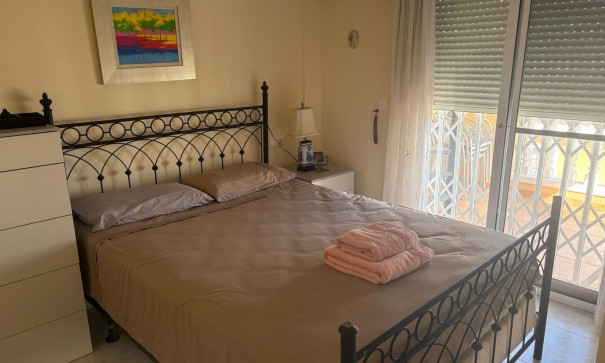 Videresalg - Byhus -
Algorfa