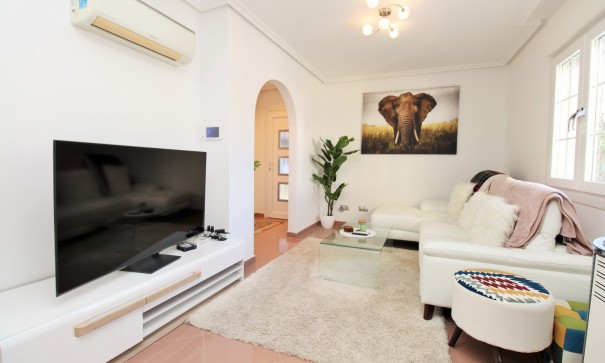 Videresalg - Fritliggende villa -
Villamartín - LOS DOLSES