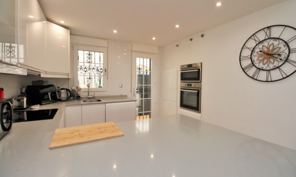 Videresalg - Fritliggende villa -
Villamartín - LOS DOLSES