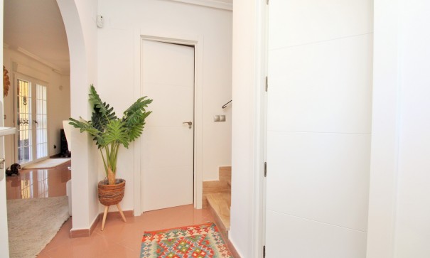 Videresalg - Fritliggende villa -
Villamartín - LOS DOLSES