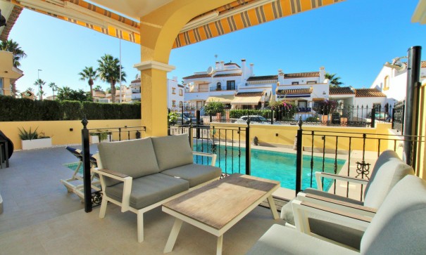 Videresalg - Fritliggende villa -
Villamartín - LOS DOLSES