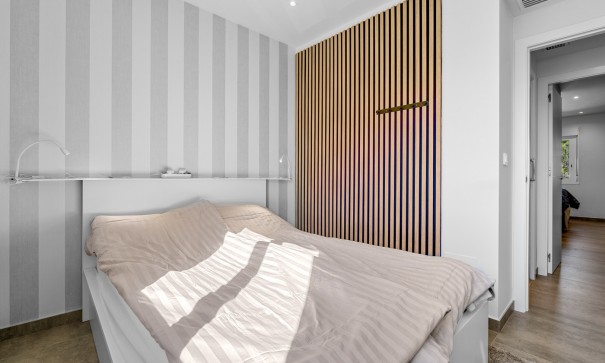 Venta - Bungalow adosado -
Torrevieja