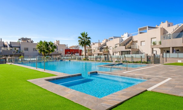 Venta - Bungalow adosado -
Torrevieja
