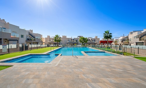 Venta - Bungalow adosado -
Torrevieja