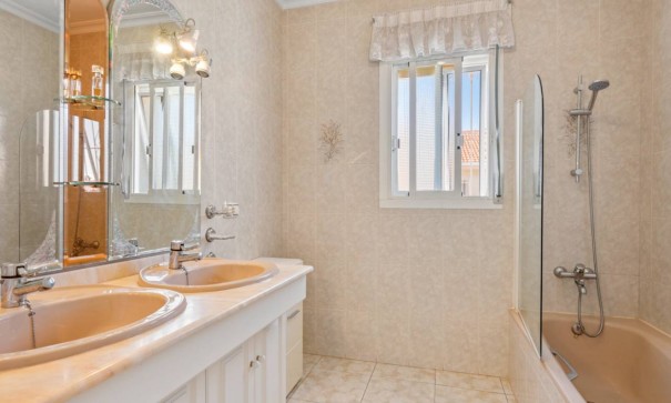 Återförsäljning - Fristående villa -
Ciudad Quesada - Rojales - Ciudad Quesada