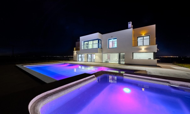 Venta - Chalet Independiente -
La Marina