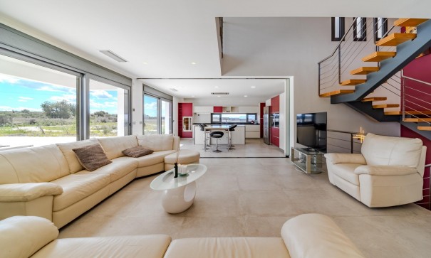 Venta - Chalet Independiente -
La Marina