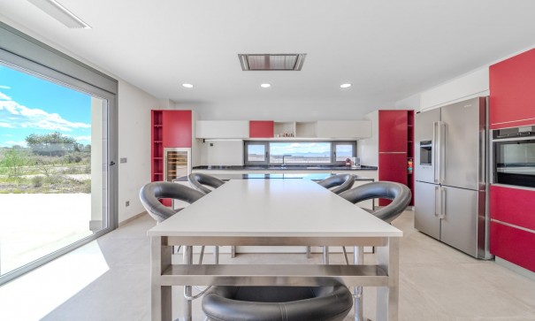 Venta - Chalet Independiente -
La Marina