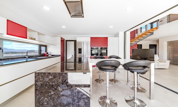 Venta - Chalet Independiente -
La Marina