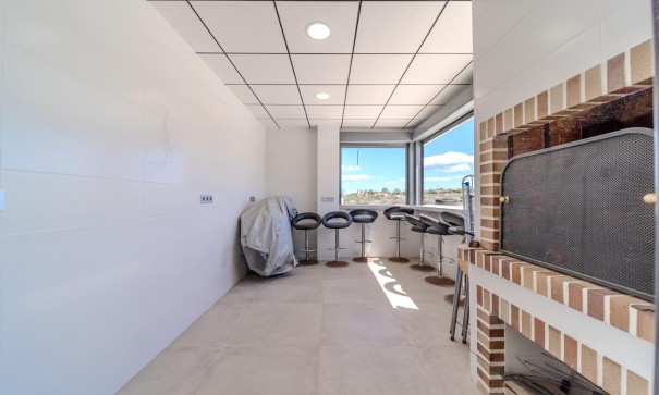 Venta - Chalet Independiente -
La Marina